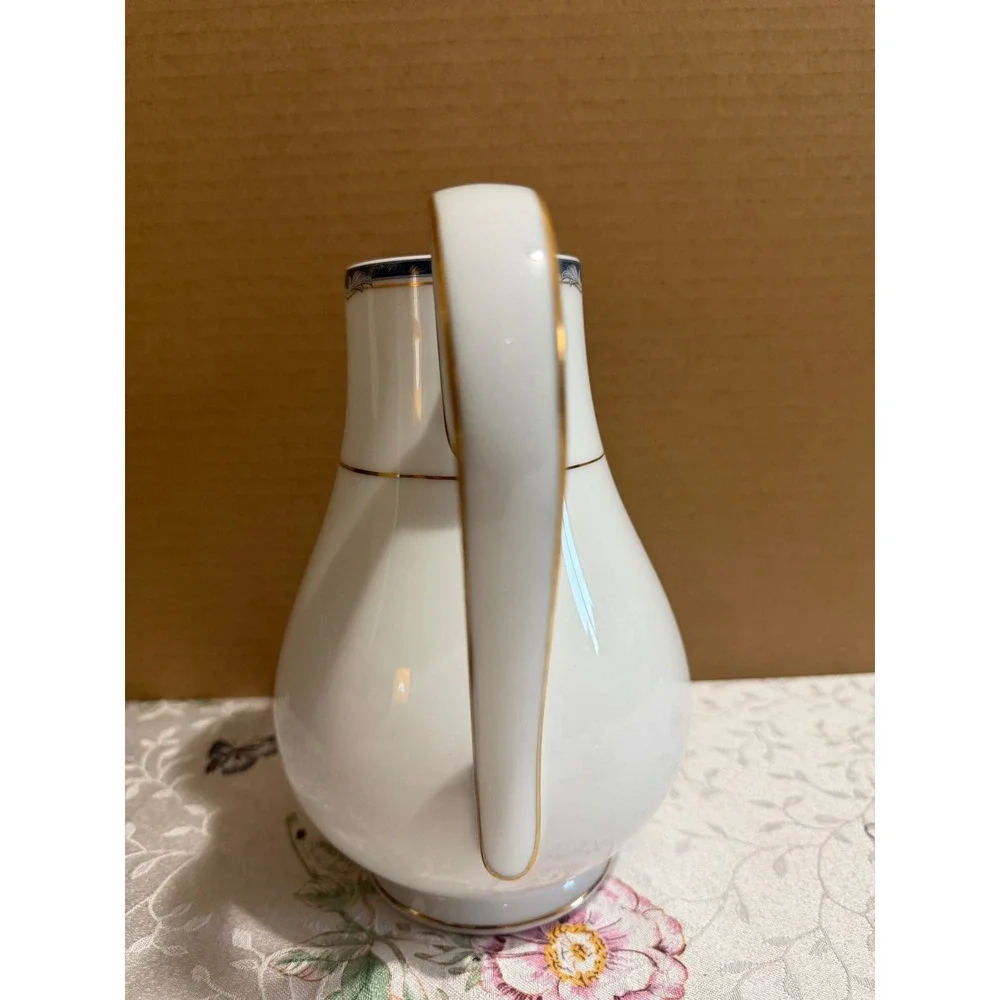 Noritake Cafe Versailles Coffee Pot 3762 White Gold Trim Porcelain Japan Teapot